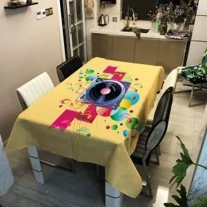 Скатерть с принтом. Виниловый проигрыватель. Полиэстер. Размер 140 х 200 см.