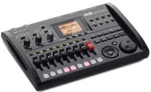 Zoom R8 Портостудия. 8-трековый рекордер, аудио интерфейс, контроллер, сэмплер.