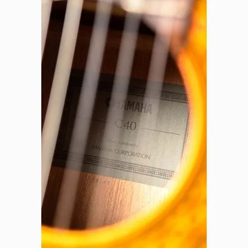 Yamaha C40 Гитара классичекская Б\у.