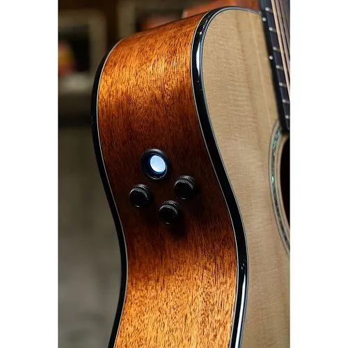 Cort Gold-OC6-NAT Gold Series Электроакустичесая гитара (б\у).