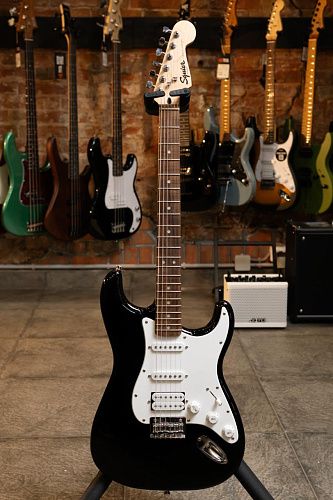 Fender Squier Bullet Stratocaster HSS HT BLK Электрогитара (Б/У)